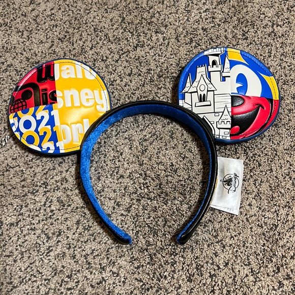 Mickey Mouse Ears- Walt Disney World - Picture 1 of 5